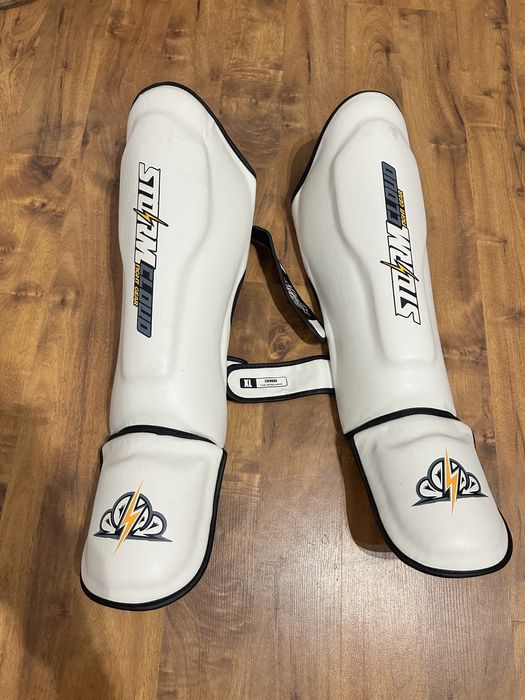 Sprzedam ochraniacze na piszczele Storm Cloud