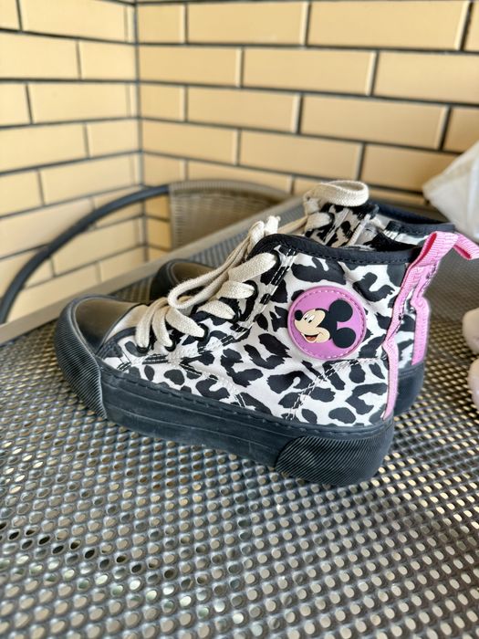 Взуття Zara розміру 30