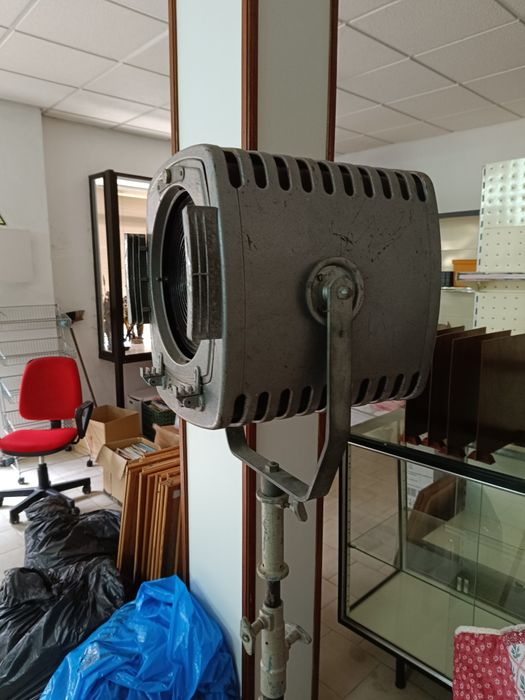 Projector de cinema antigo