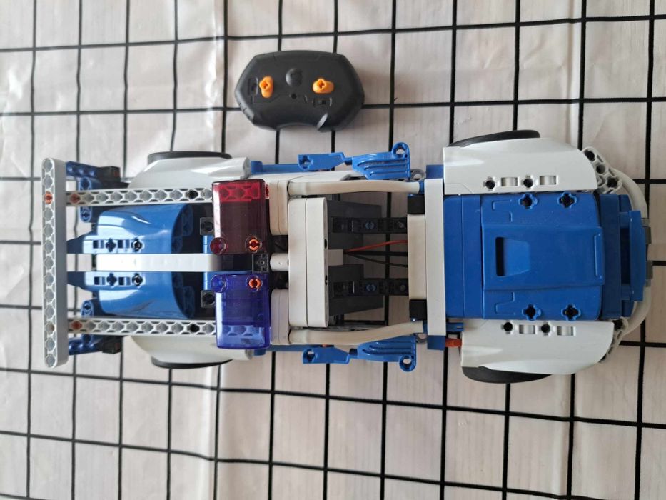 Carro Polícia telecomandado da Lego