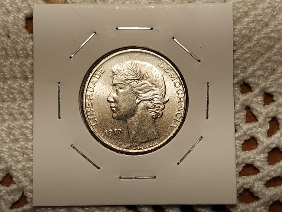 Portugal - 1977 25 Escudos Coin (Unit Price)