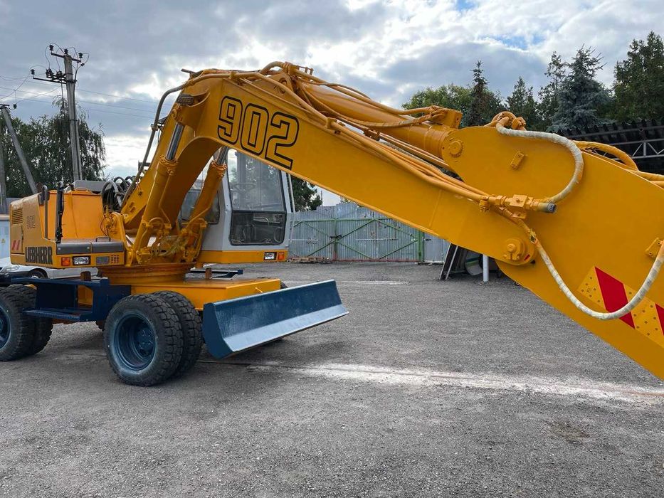 Екскаватор Liebherr