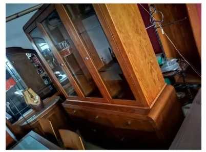 Móvel louceiro em madeira maciça, nunca utilizado.