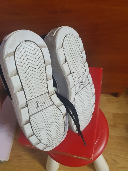 Замшеві кросівки Пума 37 р