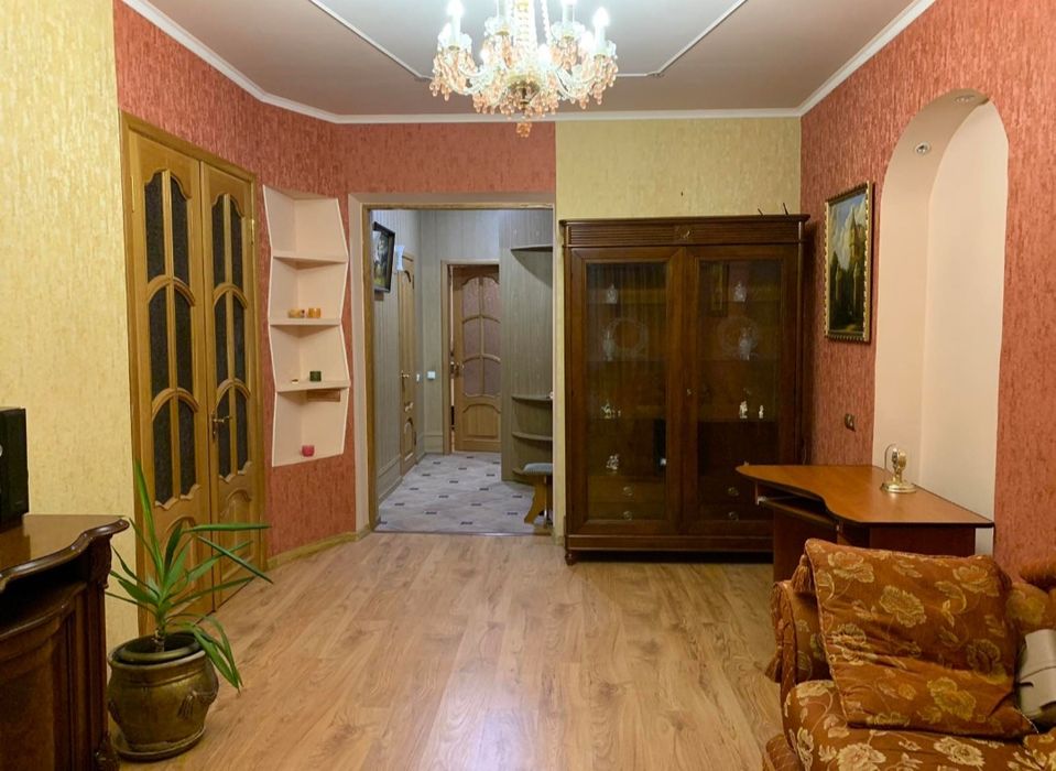 Сдам в начале месяца 2-к. квартиру, Центр, Героев Харькова,3, метро