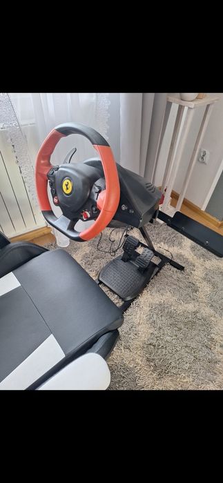 Xbox one + kierownica + uchwyt do kierownicy