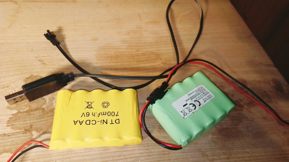 Радіокероване БМВ з пропорційним рухом вперед та назад 1/18-1/16