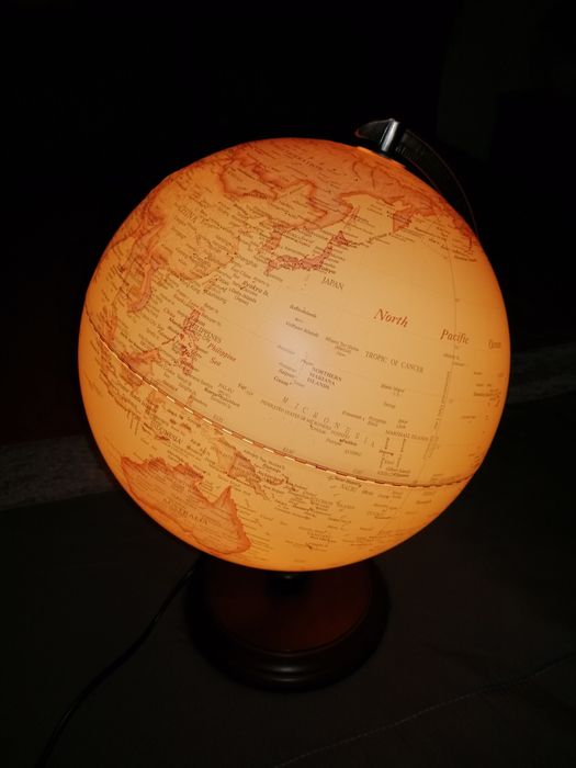 Globo terrestre com luz