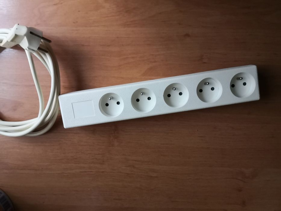 ※まひる※ 他の方購入しないでください！ Przedłużacz z 5 gniazdami Legnica • OLX.pl