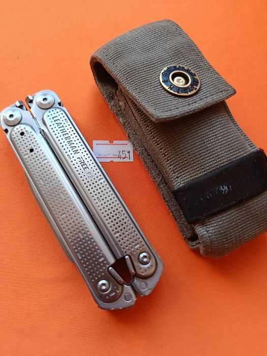 Мультитул Leatherman Free P2 с чехлом