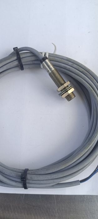 Sensor de proximidade indutivo balluf BES  516- 325