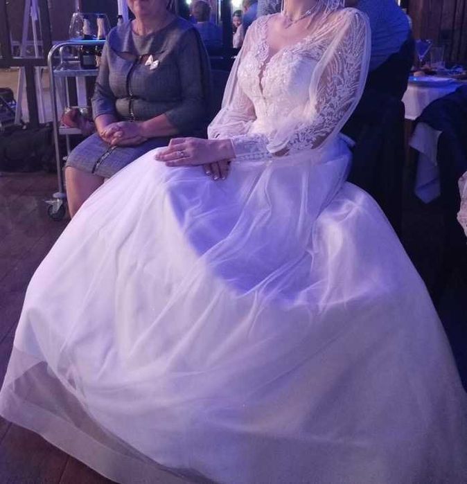Продам весільну сукню