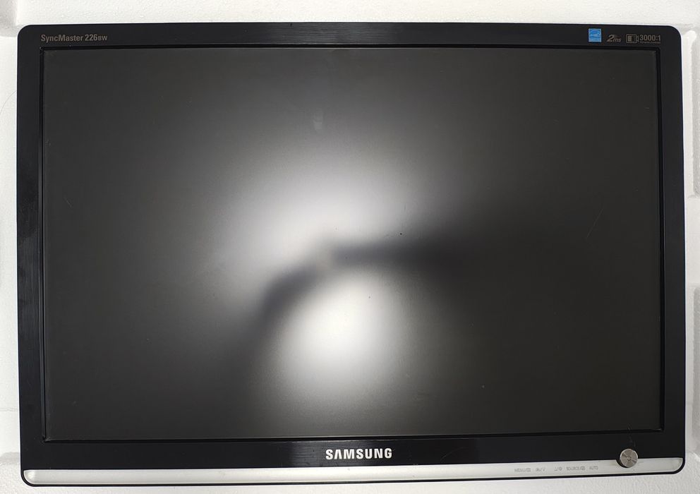 Монитор Samsung SyncMaster 226BW
