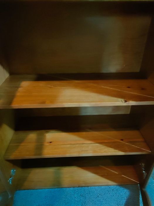 Vitrine em pinho maciço432574205149194241