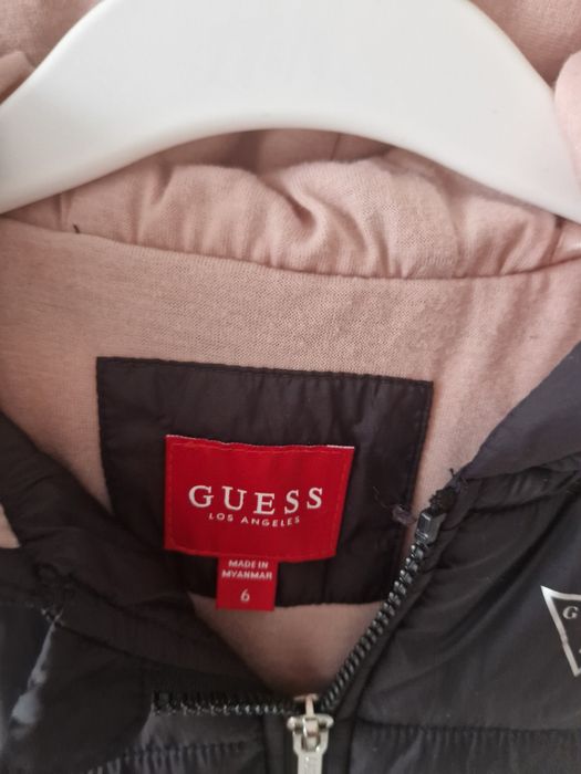 Bezrękawnik 128 Guess czarny