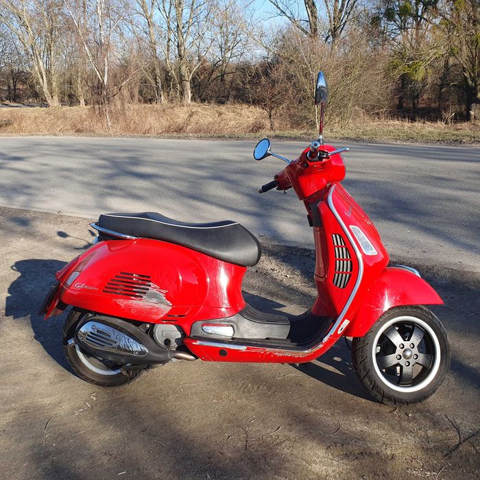 Piaggio Vespa GTS Super 125cm³  Piękna Czerwona OSA