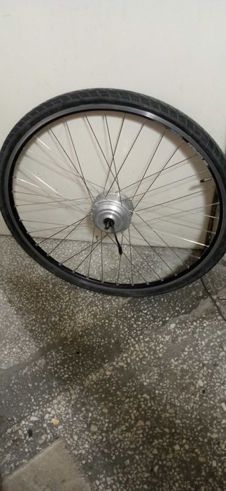 Koło do roweru elektrycznego z silnikiem