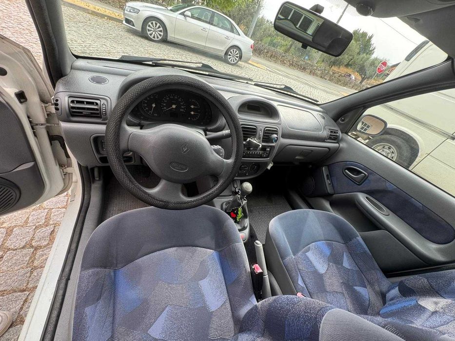Venda clio mkII 1998 1.2 RT gasolina