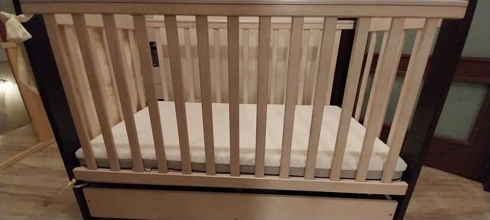 łóżeczko drweniane dla niemowląt i dzieci