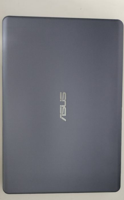 ASUS VivoBook 14 (E406MA)