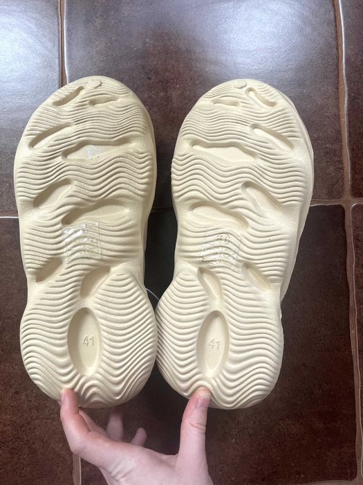 Жіночі сандалі Adidas Yeezy Foam Runner крокси раннери