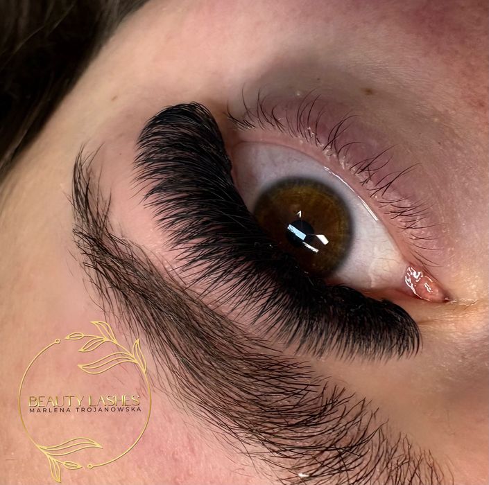 Przedłużanie rzęs