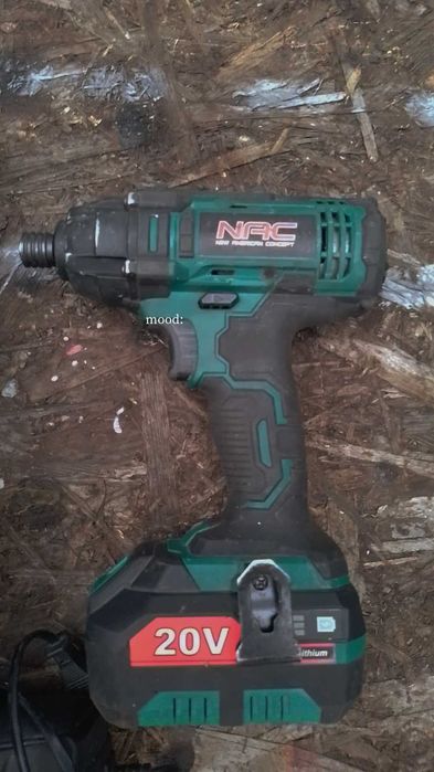 Zestaw zakrętarka szlifierka oscylacyjna NAC AKUmultisystem