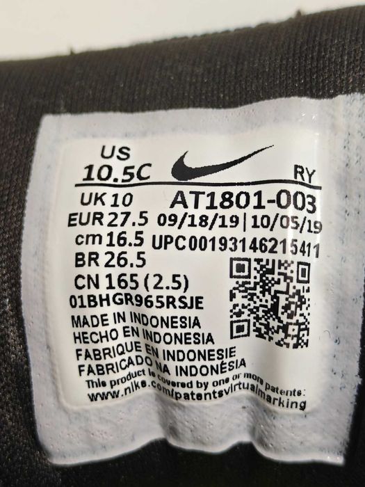 Чорні кросівки для хлопчика Nike Star Runner 2, р.27,5