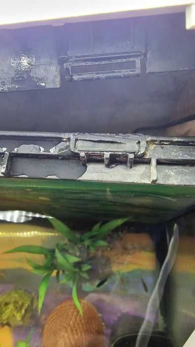 Акваріум приблизно 40 літрів