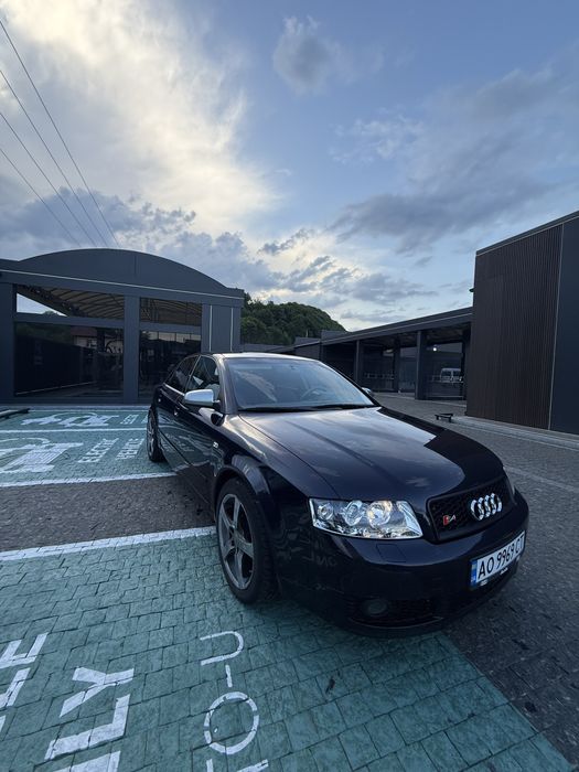 Audi a4b6 S-line static