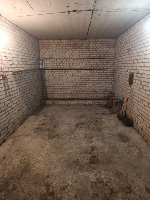 Гараж- бокс кінцева Героїв Крут "Автолюбитель"