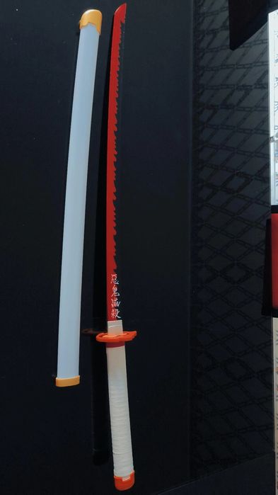 Katana de madeira