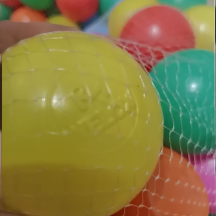 Kulki do basenu 280 sztuk (duże)+ basen gratis