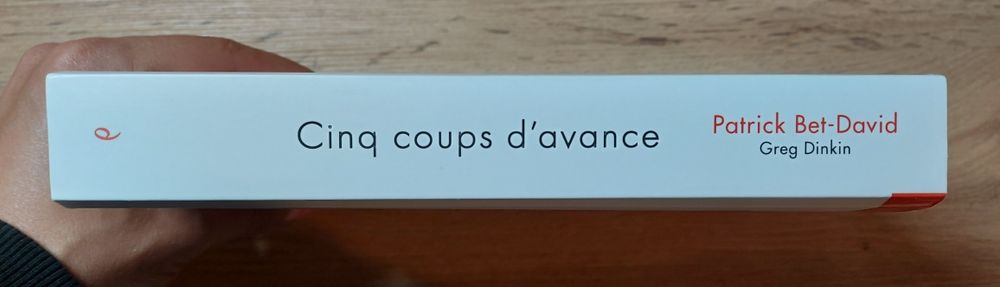 Książka "Cinq coups d'avance''