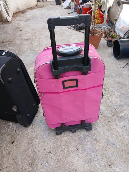 2 malas de viagem  altura o,65  Largura o,42
