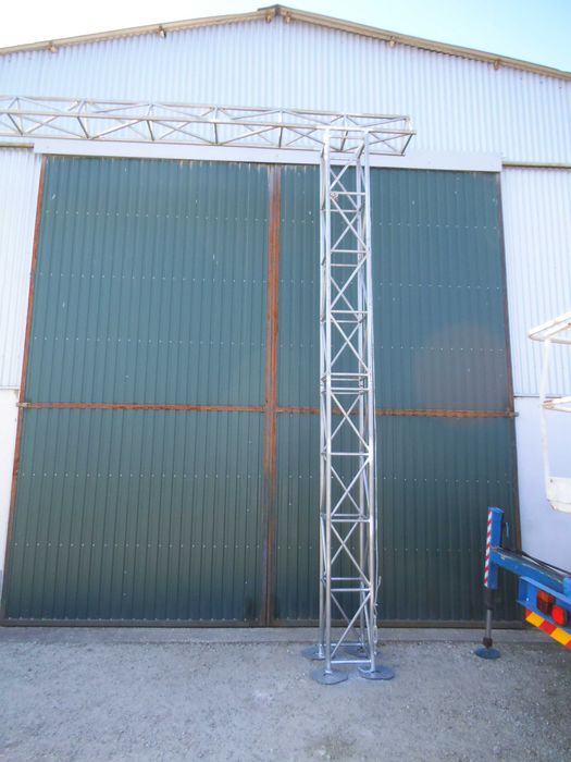 Estrutura ou torre para holofotes ou colunas de som