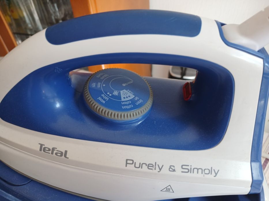 Ferro com caldeira marca Tefal