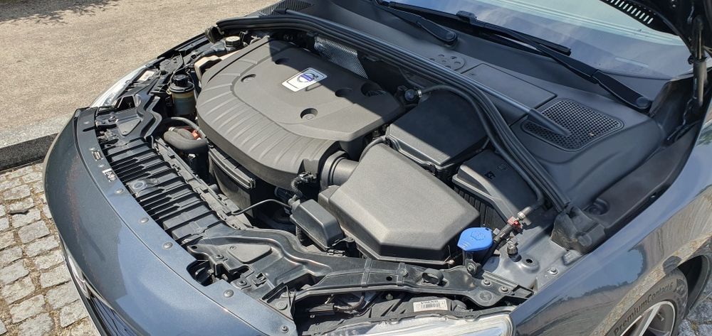 Volvo V60 D6 R-Design Momentum (modelo 2016)