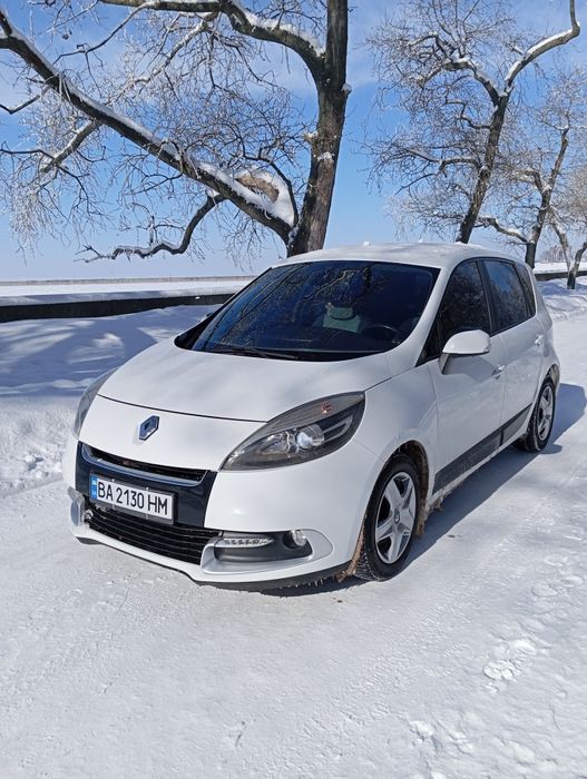 ТЕРМІНОВО. Продам Рено Сценік економний дизель.