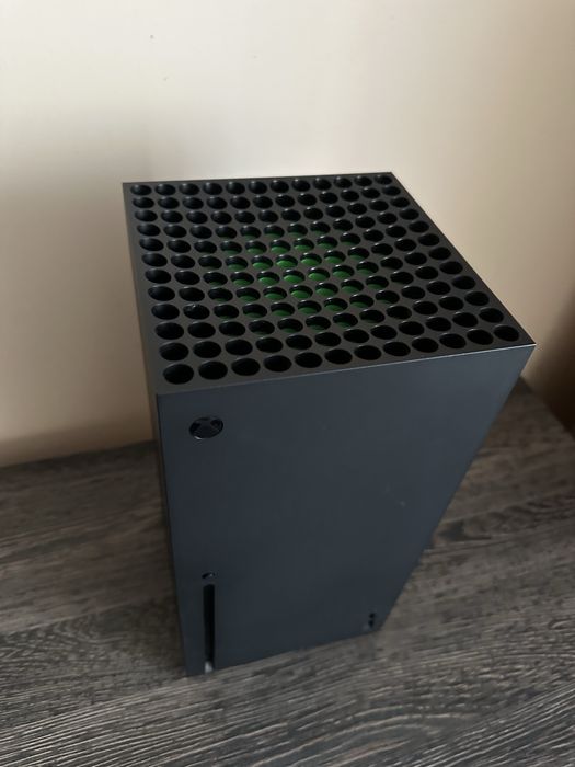 Konsola Xbox Series X + kabel do ładowania i HDMI