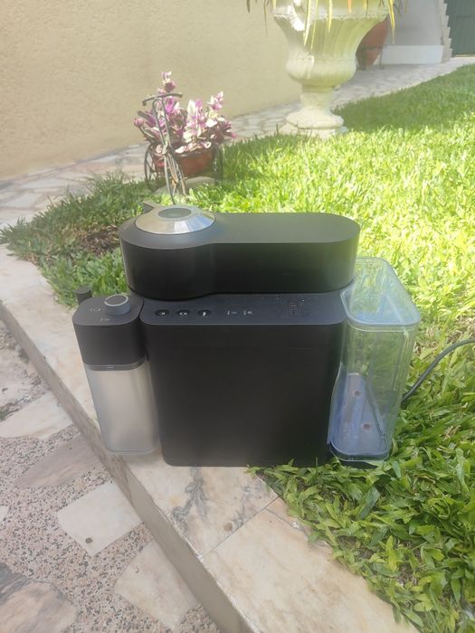 Venda de máquina de cafe Nespresso Delonghi