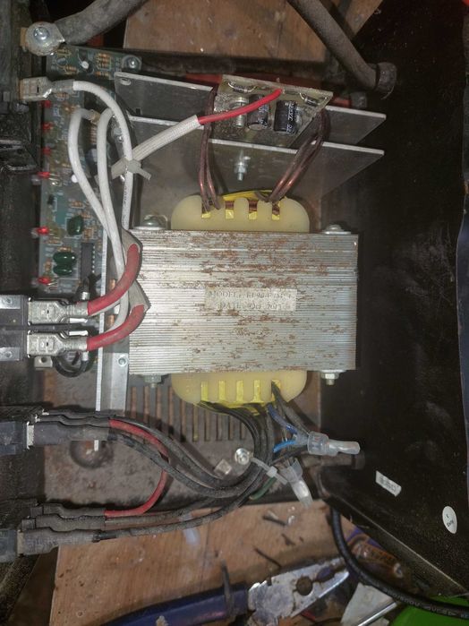 Prostownik z rozruchem