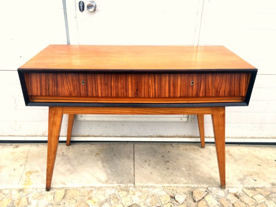 Consola olaio vintage 110 comp X 49prof X 79alt.