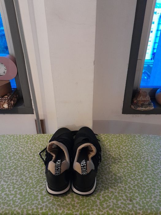 Vendo Sapatilhas de Senhora muito bonitas como novas