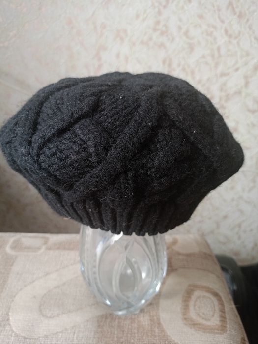 Шапки женские в отличном состоянии