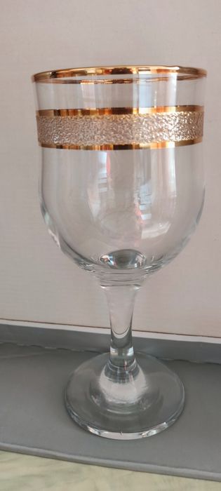 Хрустальные бокалы для вина