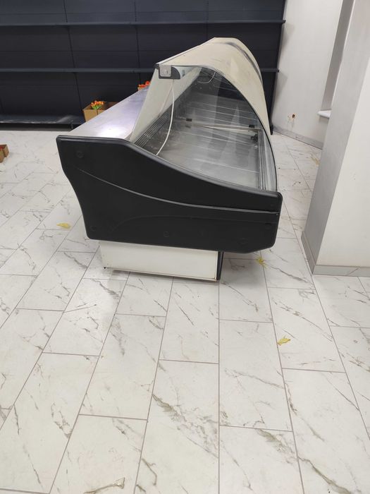 Холодильна вітрина