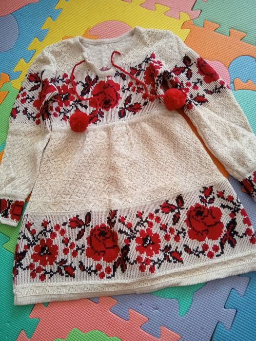 Віддам для дівчинки платтячка