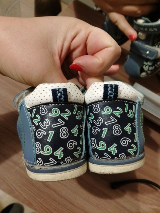 Віддам дитячі босоніжки , стелька 14