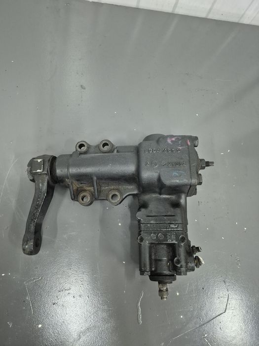 Рульова колонка рульовий редуктор Nissan Terrano 2